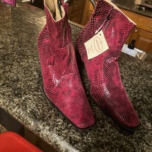 Vero Cuoio PRATESI Red Snakeskin Ankle Boots